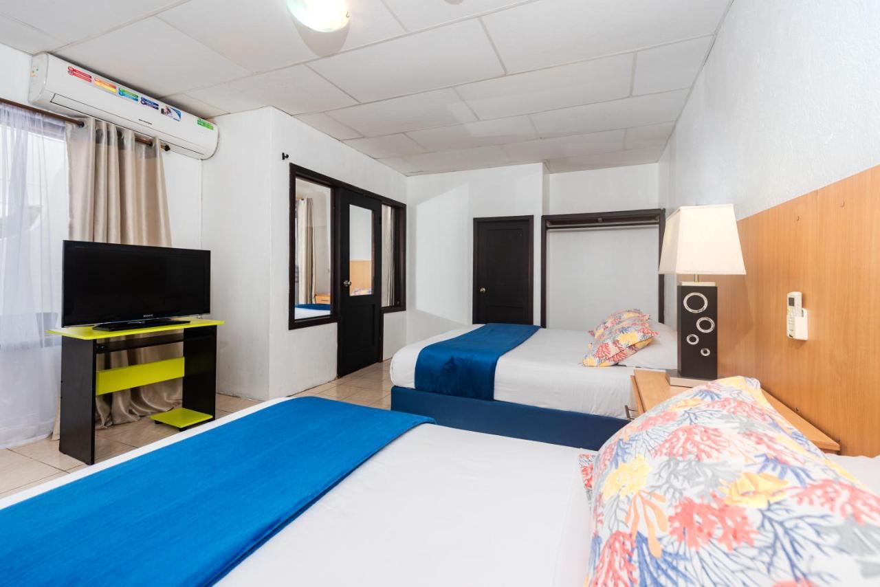פורטו איורה Hostal North Seymour מראה חיצוני תמונה