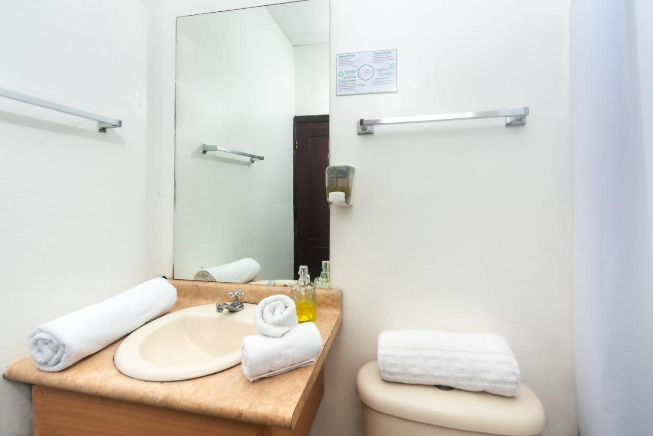 פורטו איורה Hostal North Seymour מראה חיצוני תמונה
