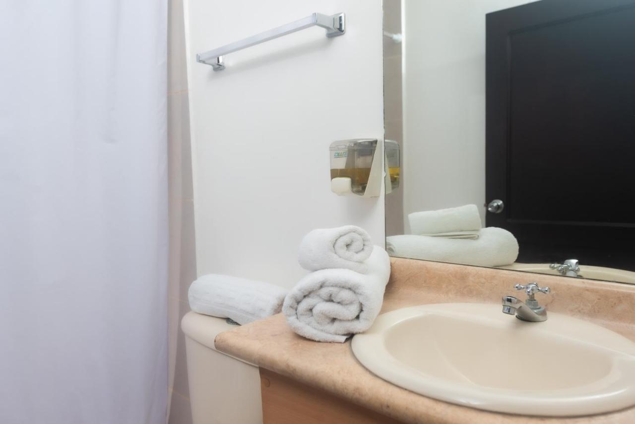 פורטו איורה Hostal North Seymour מראה חיצוני תמונה