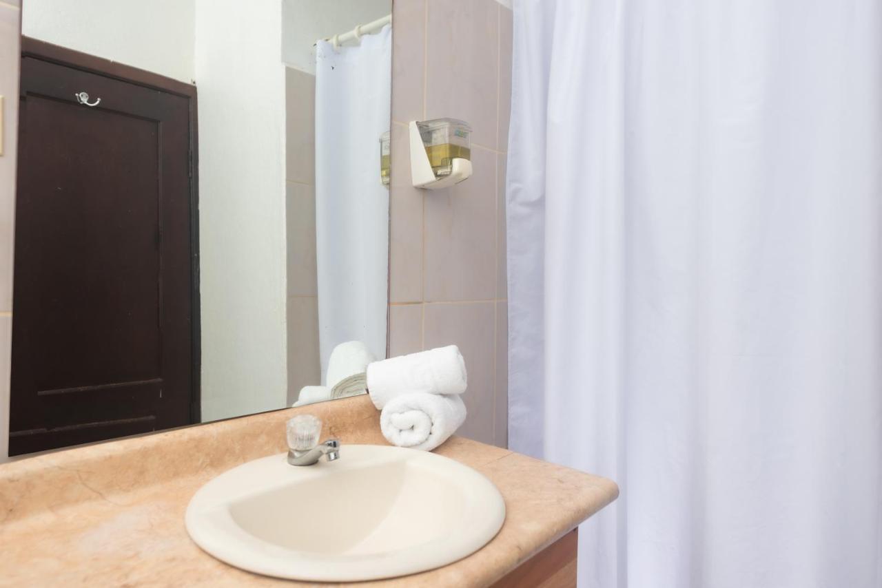 פורטו איורה Hostal North Seymour מראה חיצוני תמונה