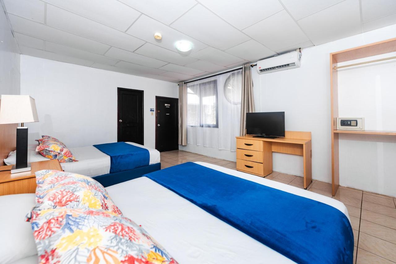 פורטו איורה Hostal North Seymour מראה חיצוני תמונה
